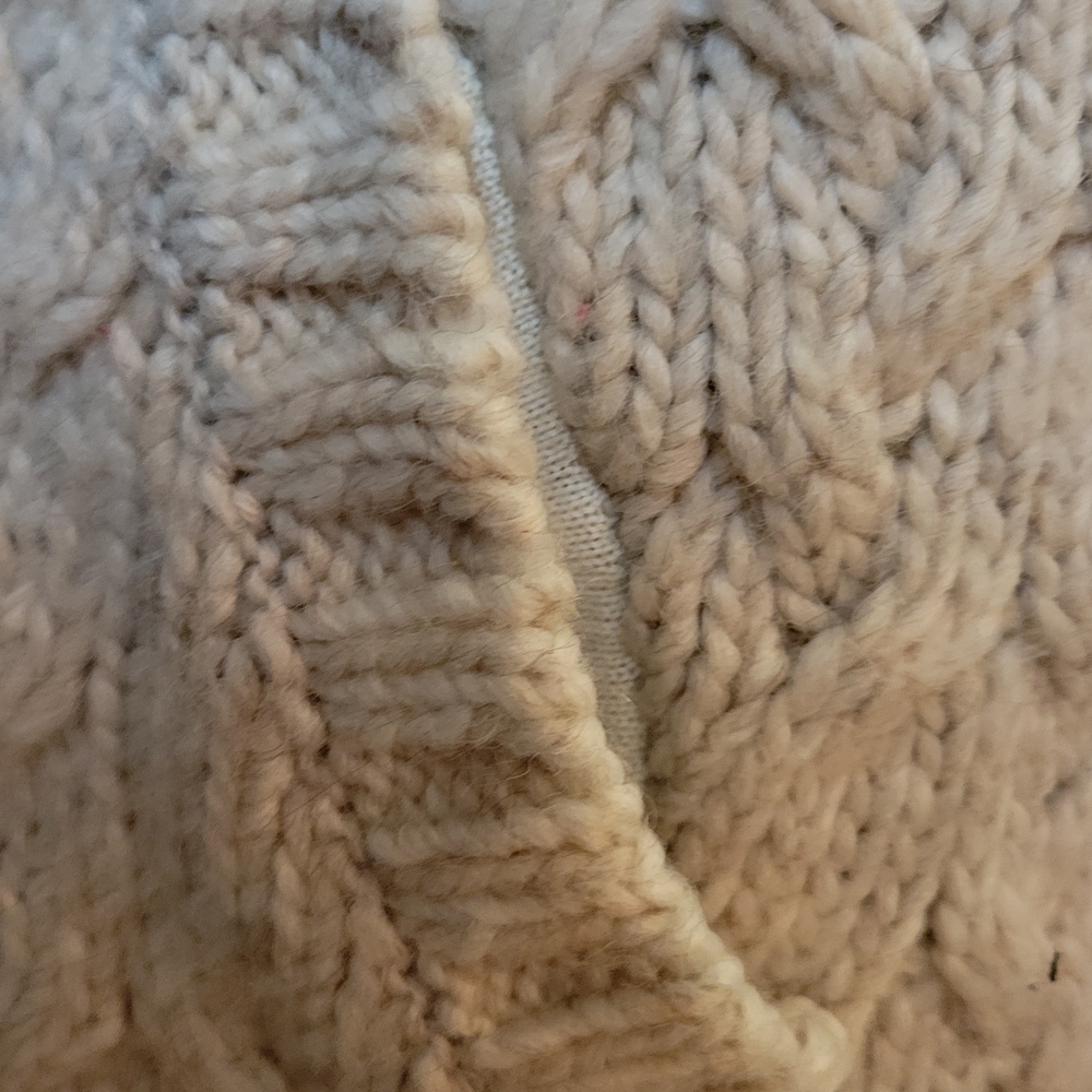 Women's Knit Vest with Faux Fur Collar - Picture 9 of 9